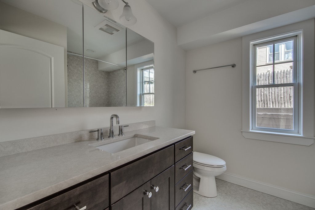 12 Rackliffe Street Gloucester, MA 01930 - Photo 6 of 17 Gallery Image 6