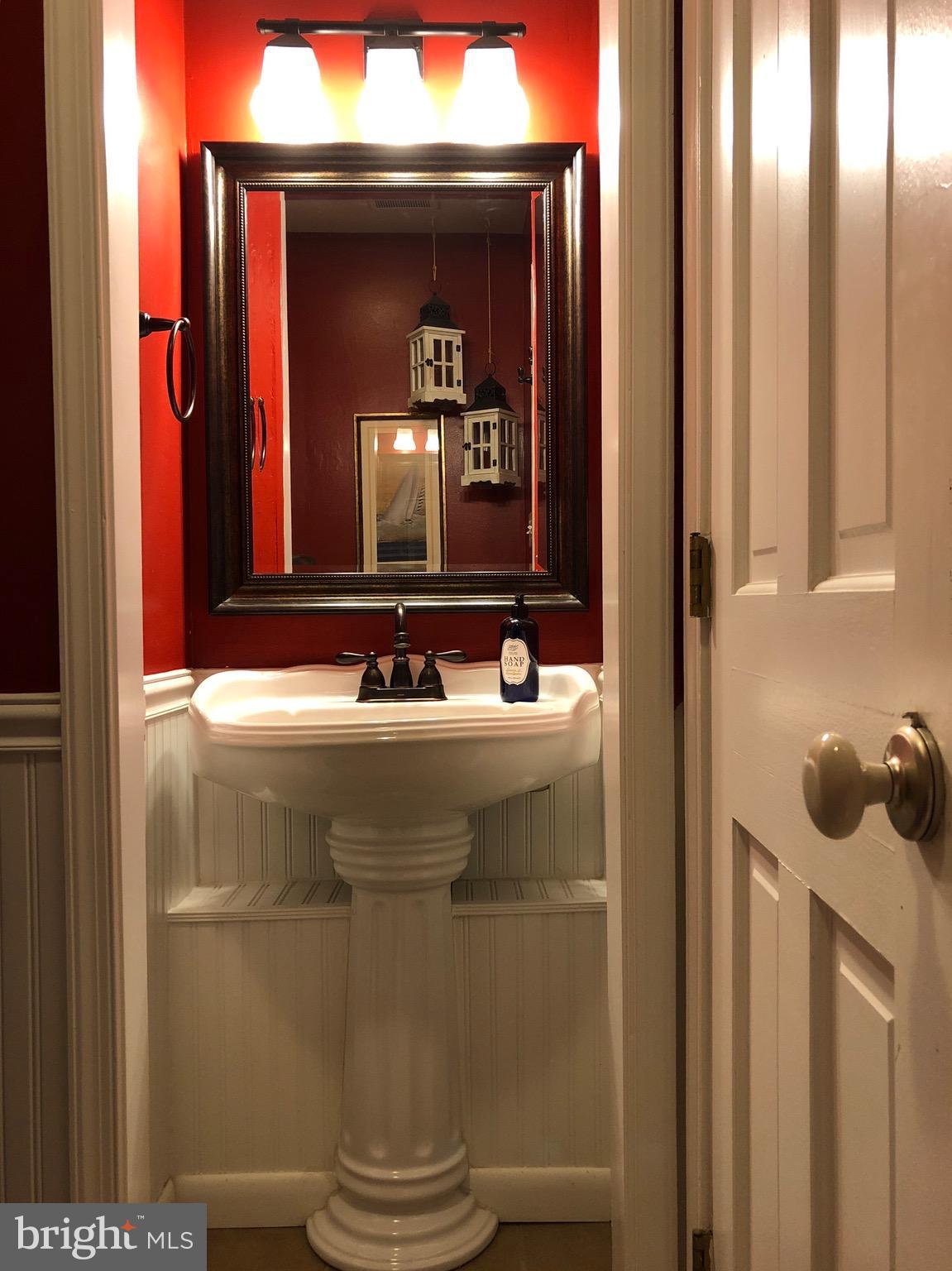 665 Shore Road Severna Park, MD 21146 - Photo 22 of 30 Sink-in-a-Nook!