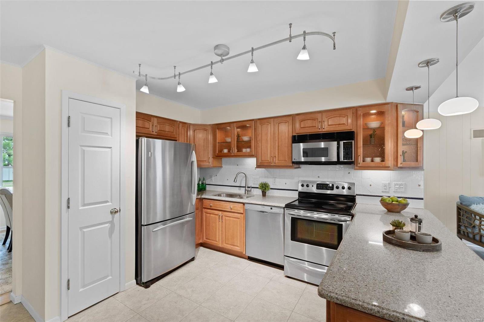 716 Reinke Road Ballwin, MO 63021 - Photo 11 of 40