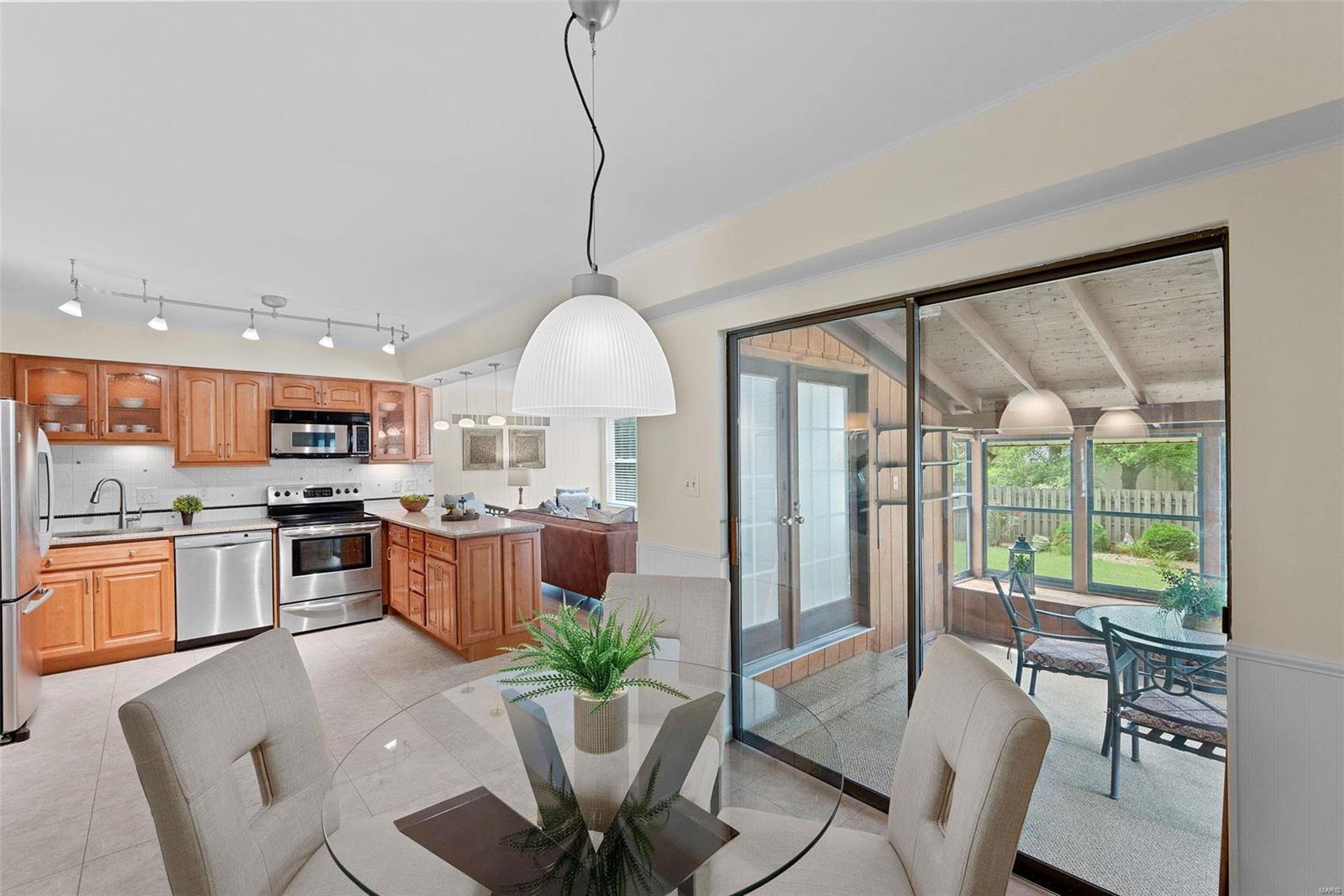 716 Reinke Road Ballwin, MO 63021 - Photo 14 of 40