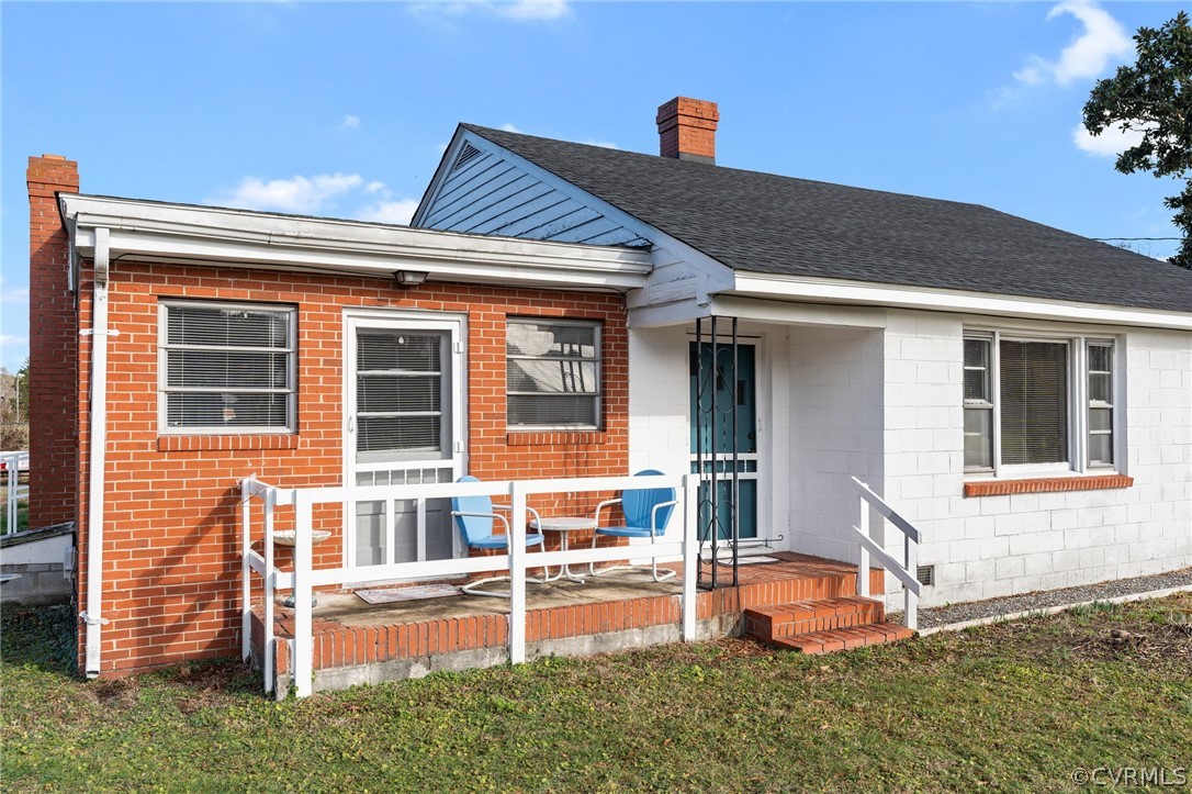 2859 East River Road Cardinal, VA 23025 - Photo 5 of 33 front view of house with a patio