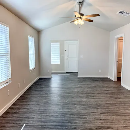 $1,550 | 8023 Date Avenue, Lubbock, TX 79404