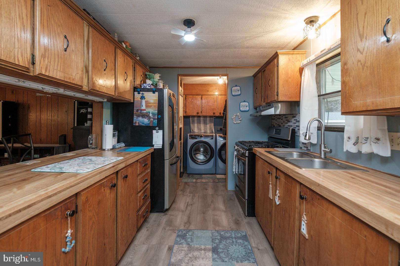 260 Wooltown Road Wernersville, PA 19565 - Photo 13 of 24 Kitchen to Laundry Room