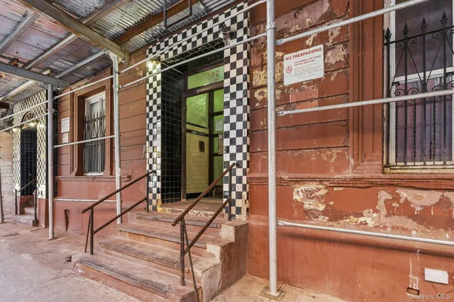 $225,000 | 202 West 118th Street, Unit 5A | Harlem