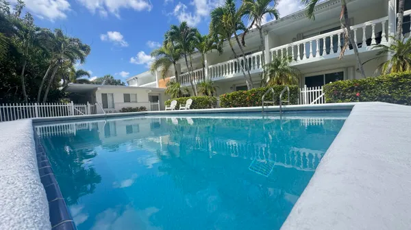 $1,900 | 1727 Jimmy Buffett Mem Highway, Unit 208, Vero Beach, FL 32963