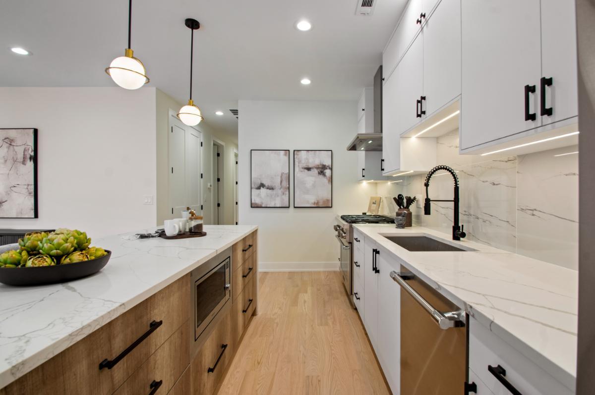 1304 West Winona Street, Unit 2 Chicago, IL 60640 - Photo 12 of 31