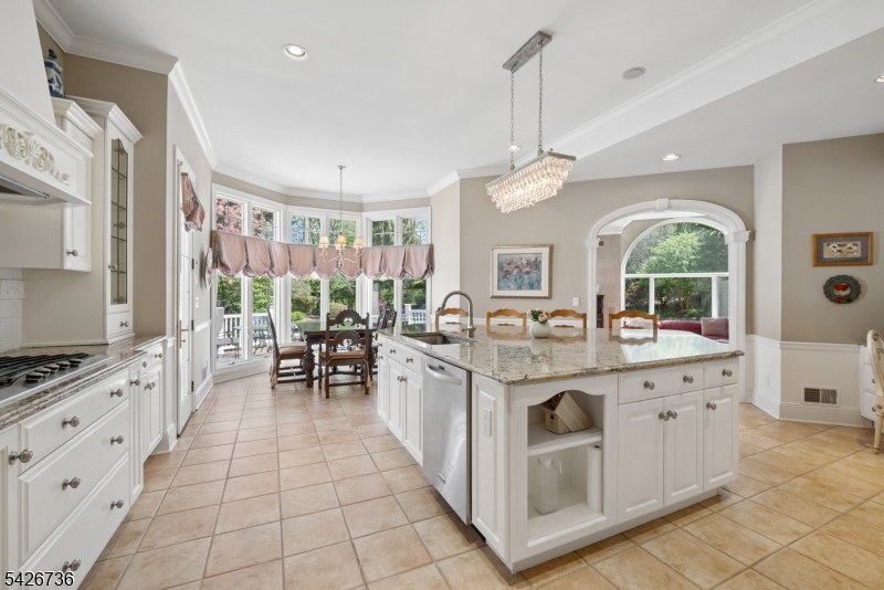 110 Chelsea Watchung, NJ 07069 - Photo 12 of 43