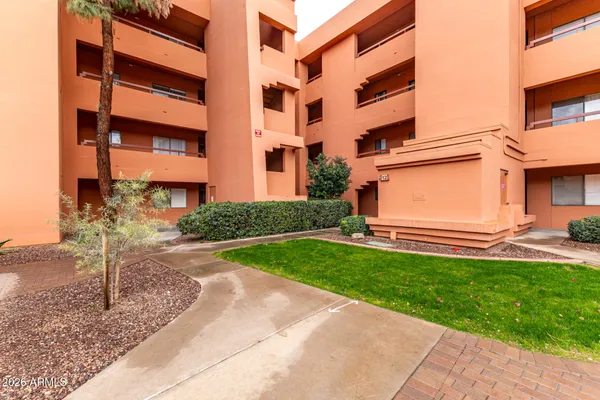 $264,900 | 12212 North Paradise Village Parkway West, Unit 134, Phoenix, AZ 85032
