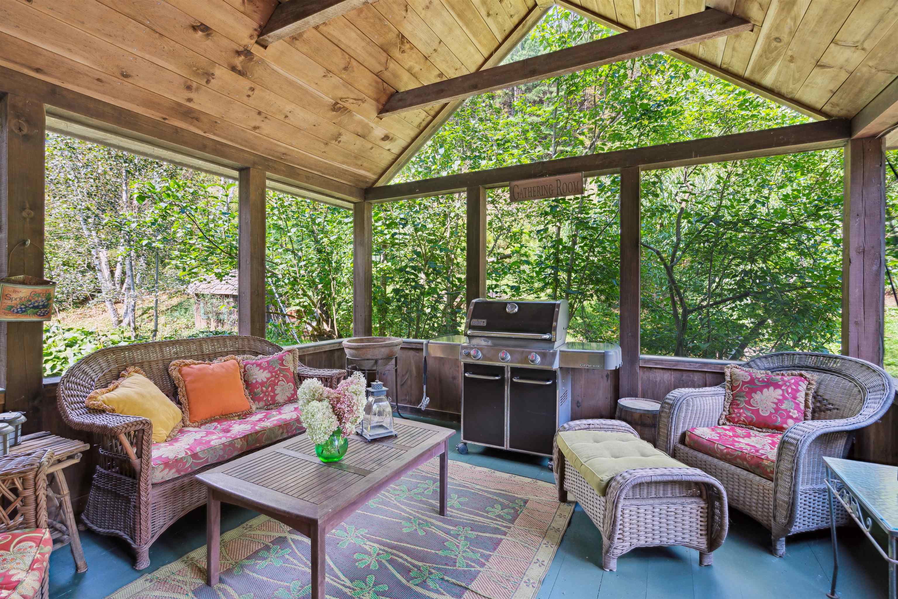 1075 Barber Hill Road Pomfret, VT 05091 - Photo 4 of 37