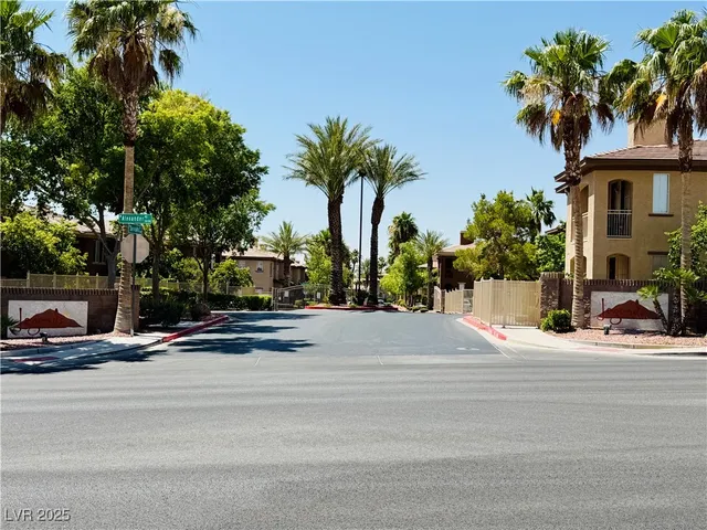 $1,700 | 10231 Deerfield Beach Avenue, Unit 103, Las Vegas, NV 89129