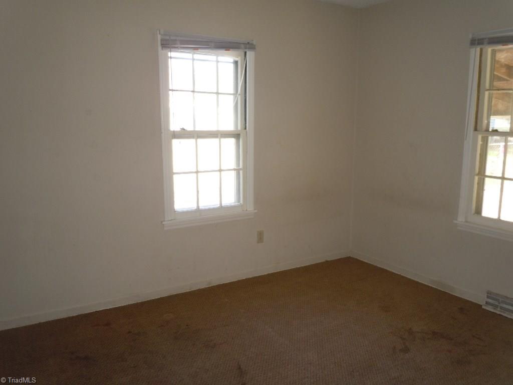 1503 Valley Ridge Drive High Point, NC 27260 - Photo 10 of 13 Gallery Image 10