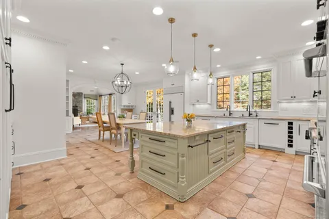 $2,799,999 | 342 Midlock Road, Fairfield, CT 06824