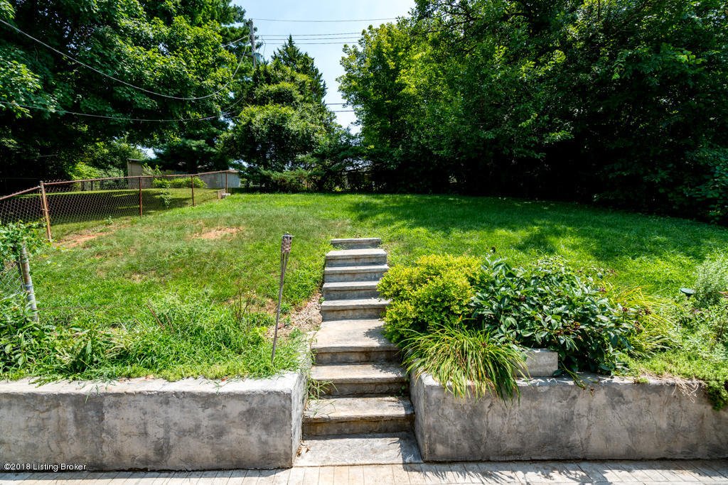 1622 Whippoorwill Road Louisville, KY 40213 - Photo 19 of 20 019-17FMA0G546RB