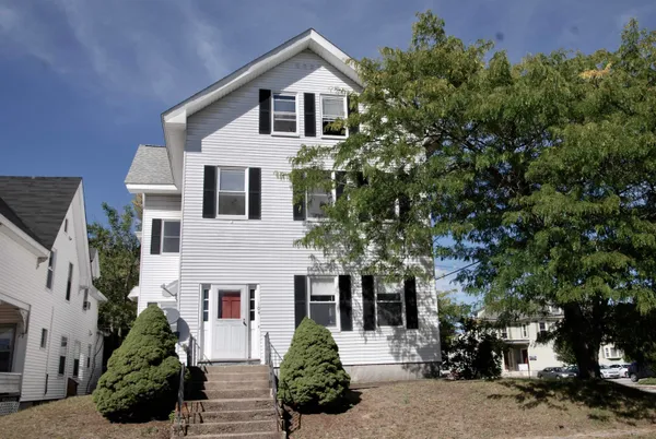 $2,300 | 104 Prospect Street, Unit 2, Manchester, NH 03104