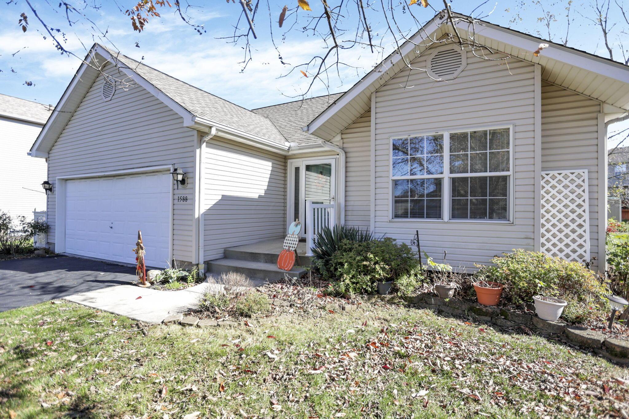 1588 Heatherview Lane Heath, OH 43056 - Photo 2 of 52 Front Exterior