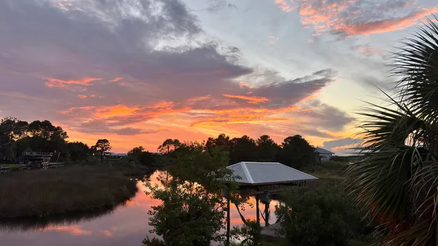 $999,000 | 284 Grove Lane, Freeport, FL 32439