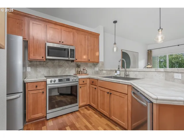 $274,900 | 3565 Summerlinn Drive, West Linn, OR 97068