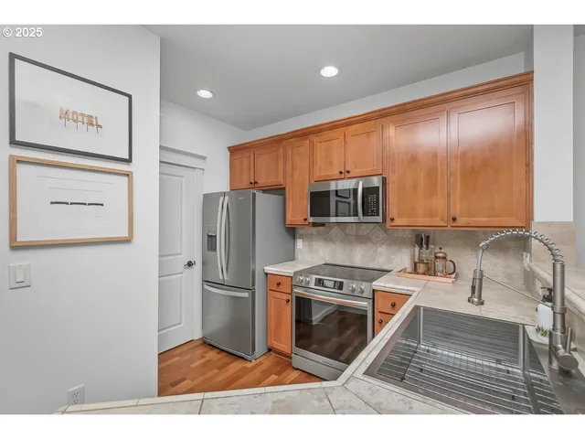 $274,900 | 3565 Summerlinn Drive, West Linn, OR 97068