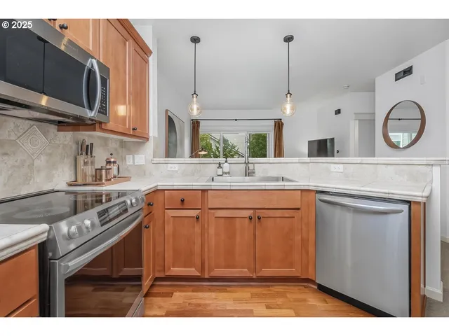 $274,900 | 3565 Summerlinn Drive, West Linn, OR 97068