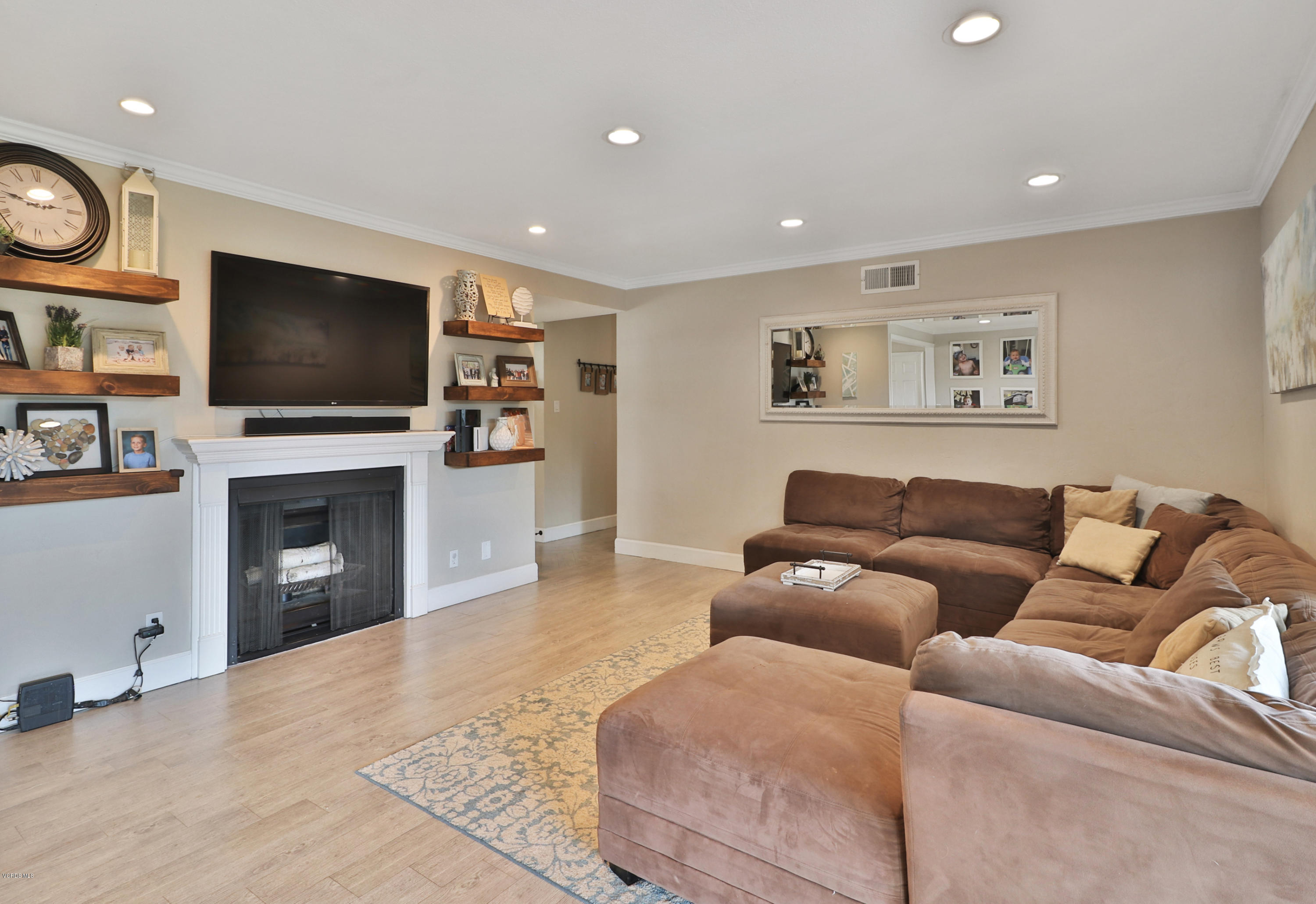 3592 Buffum Street Simi Valley, CA 93063 - Photo 2 of 30 IMG_6281