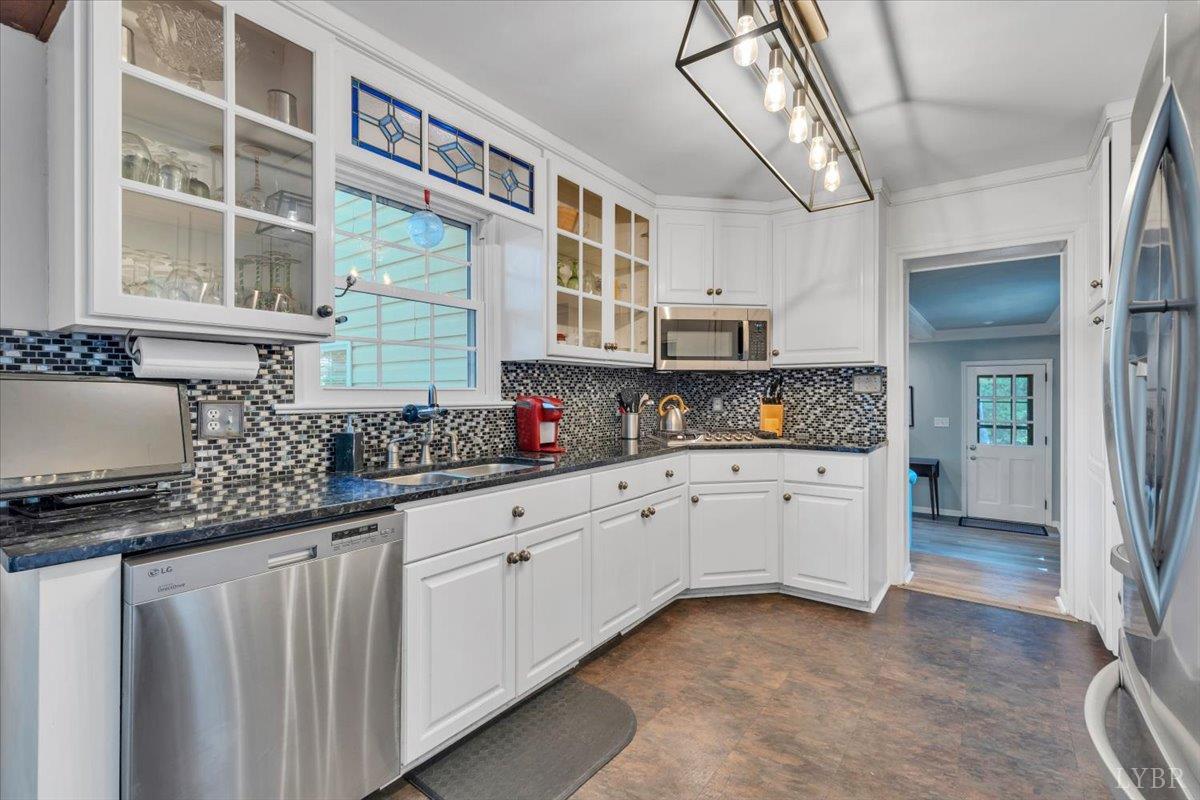5136 Wedgewood Road Lynchburg, VA 24503 - Photo 17 of 57 Gallery Image 17