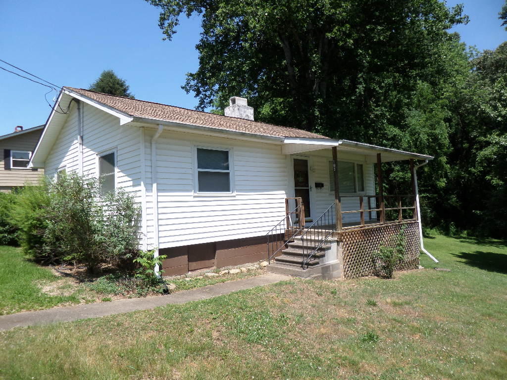 105 Moylan Lane Oak Ridge, TN 37830 - Photo 1 of 19 Front