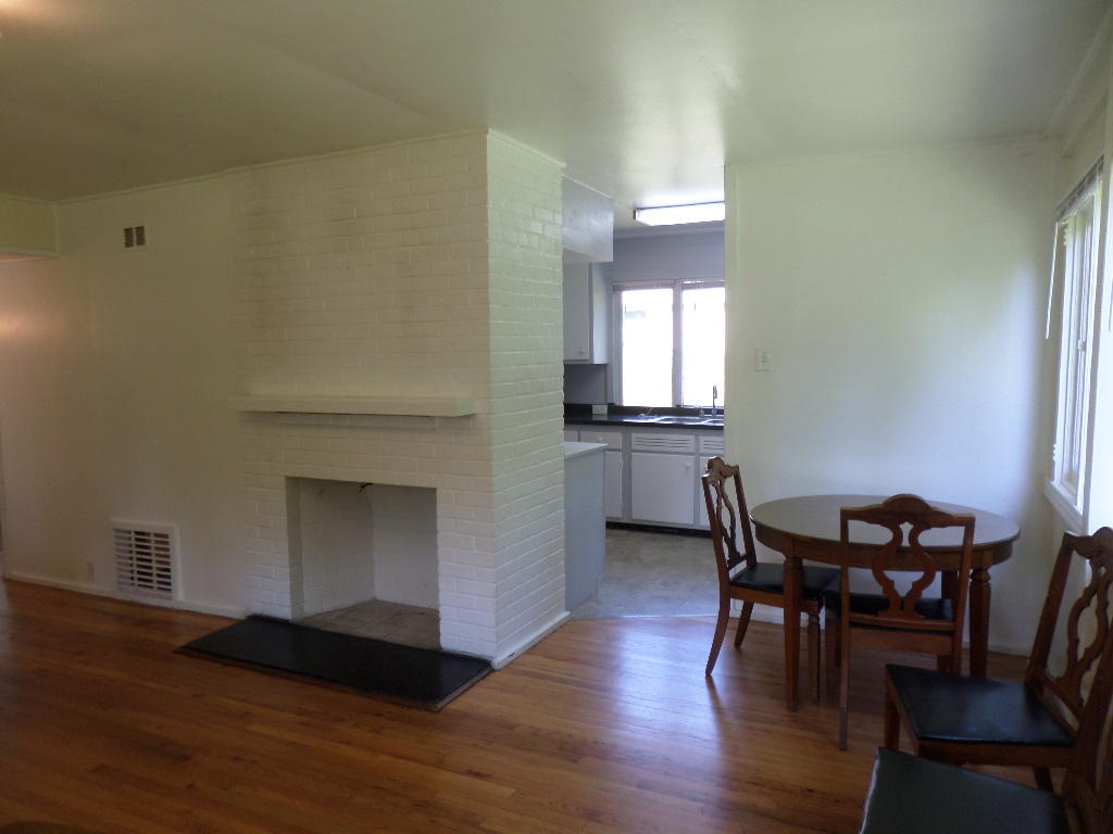 105 Moylan Lane Oak Ridge, TN 37830 - Photo 2 of 19 Living Room