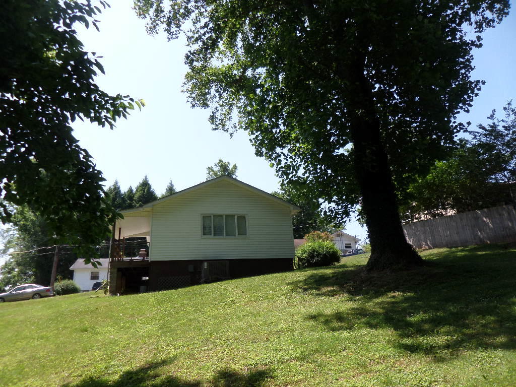 105 Moylan Lane Oak Ridge, TN 37830 - Photo 16 of 19 Back of House