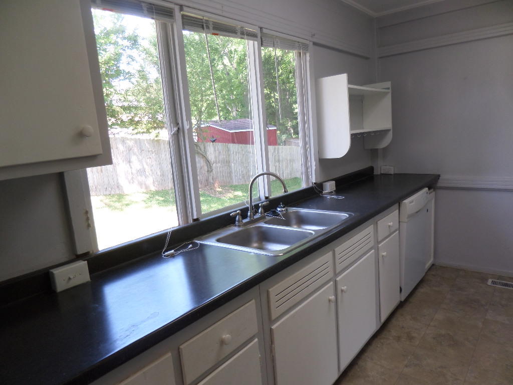 105 Moylan Lane Oak Ridge, TN 37830 - Photo 5 of 19 Kitchen