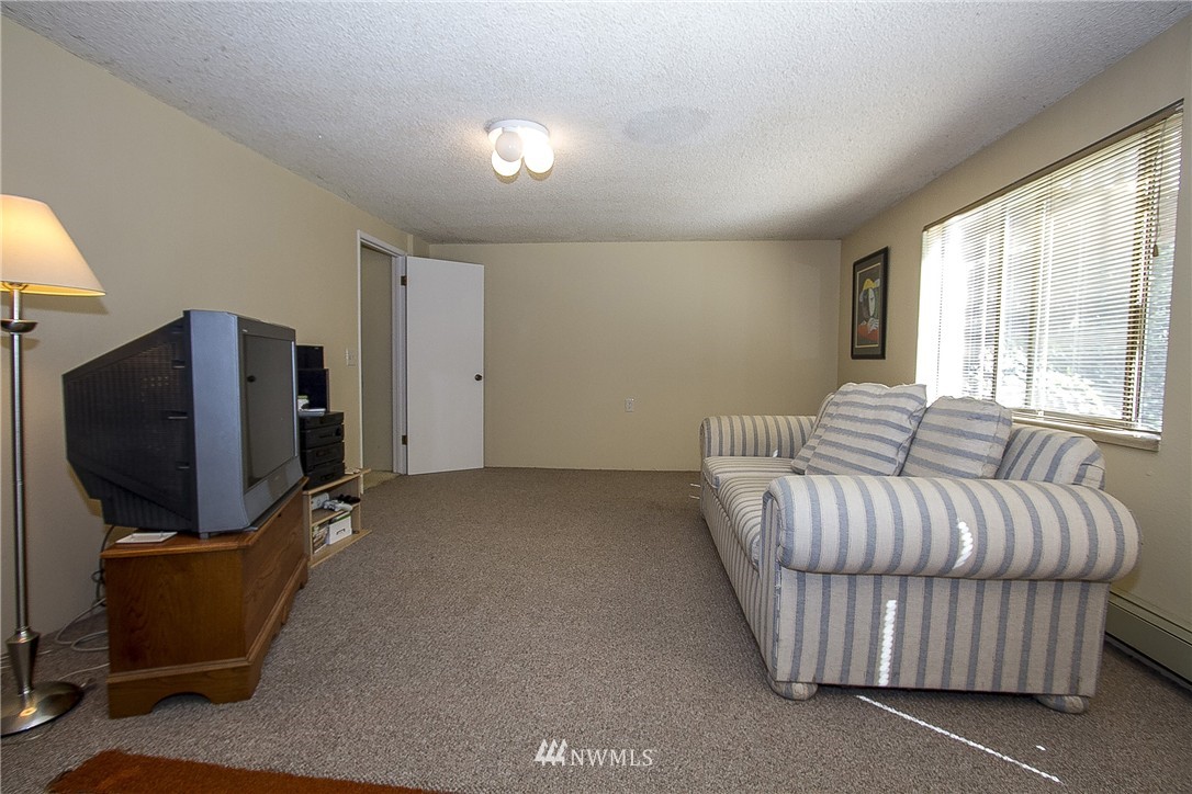13241 Southeast 95th Way Renton, WA 98059 - Photo 16 of 25