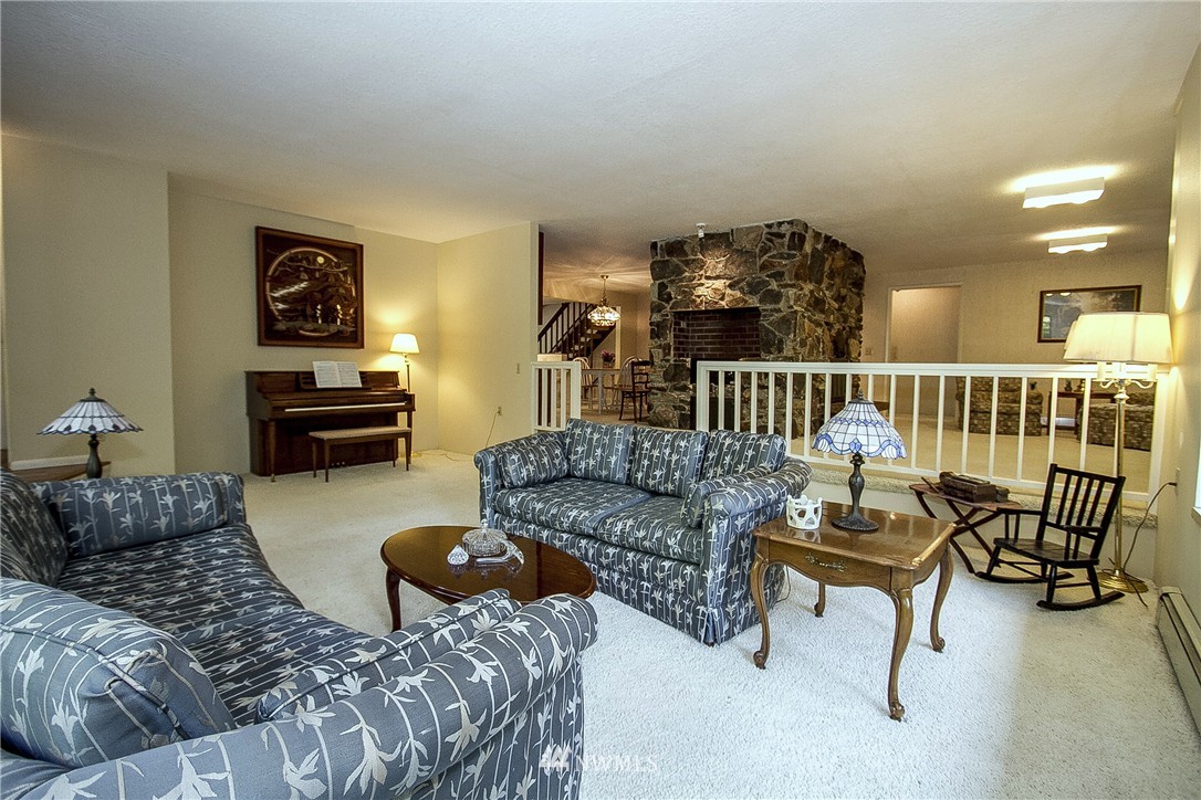 13241 Southeast 95th Way Renton, WA 98059 - Photo 4 of 25