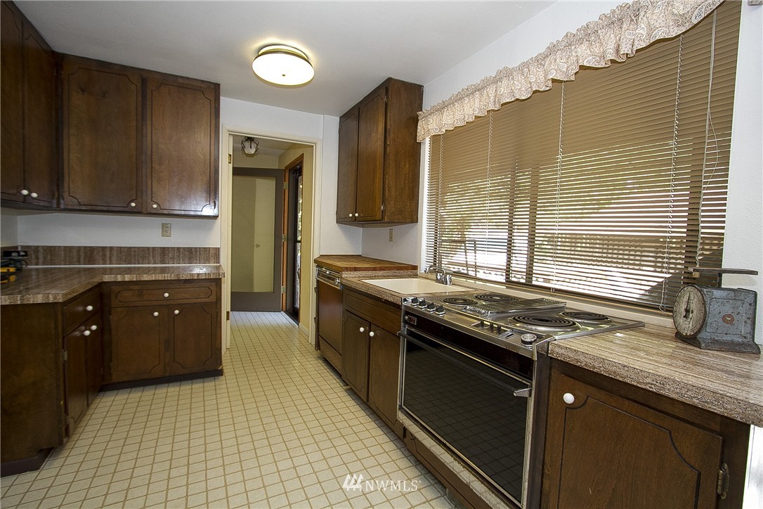 13241 Southeast 95th Way Renton, WA 98059 - Photo 10 of 25