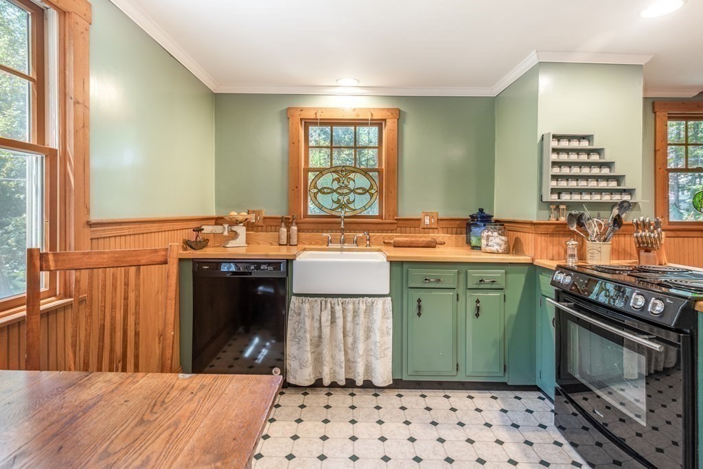 21 Spring Middleton Ma Middleton, MA 01949 - Photo 13 of 26