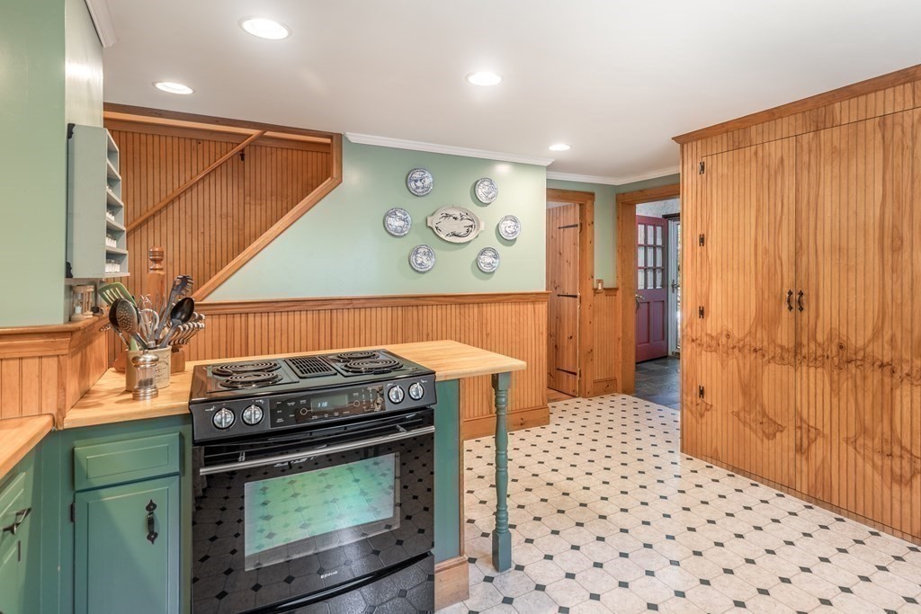 21 Spring Middleton Ma Middleton, MA 01949 - Photo 14 of 26