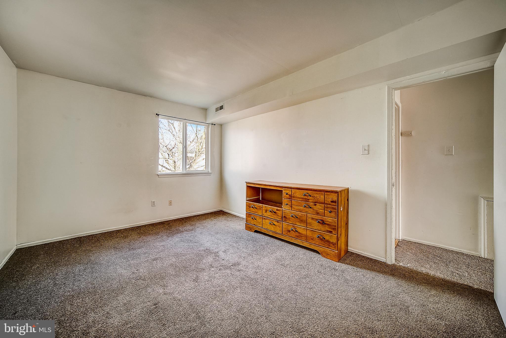 9442 Woodbridge Road Philadelphia, PA 19114 - Photo 13 of 45