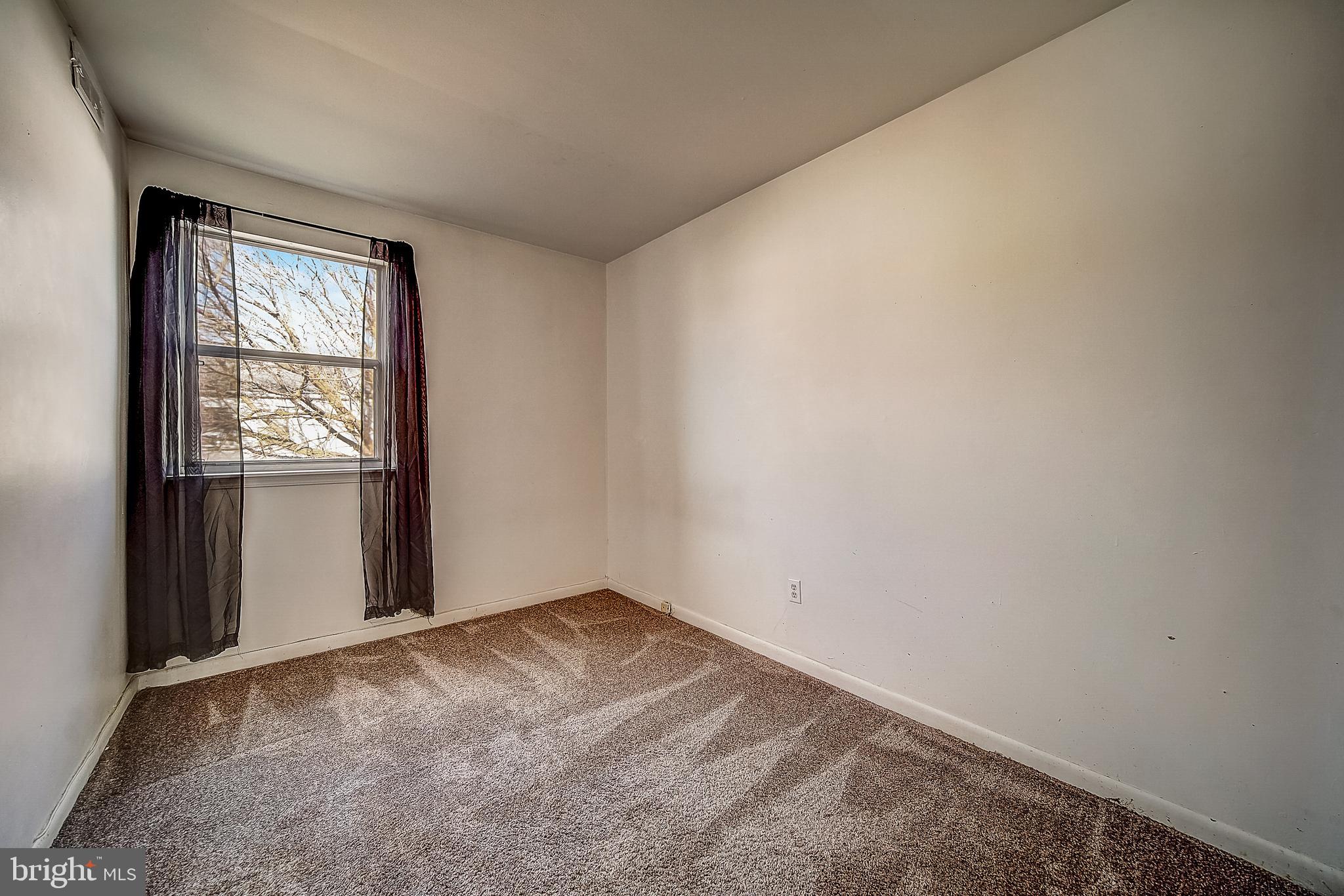 9442 Woodbridge Road Philadelphia, PA 19114 - Photo 15 of 45