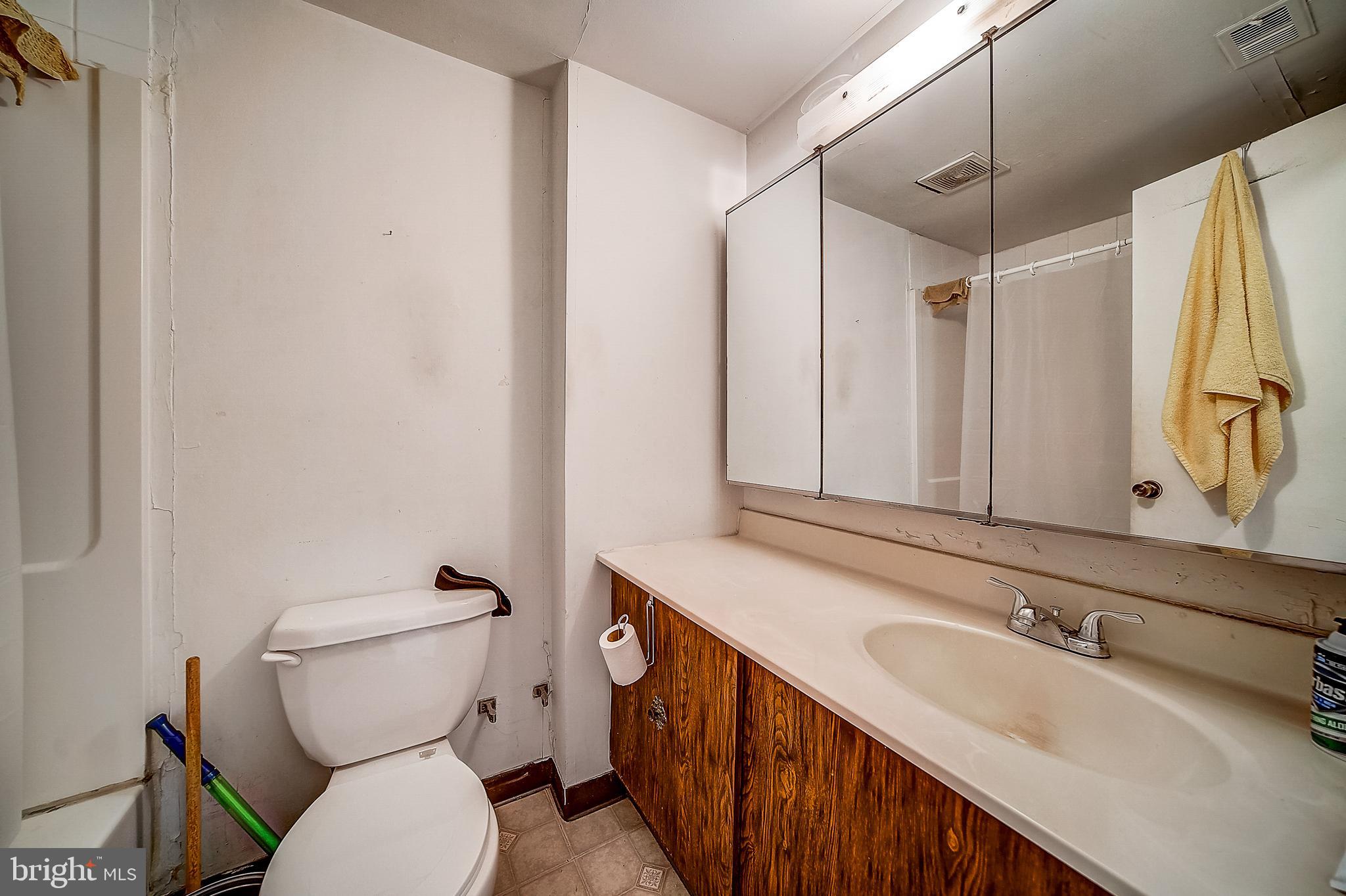 9442 Woodbridge Road Philadelphia, PA 19114 - Photo 36 of 45