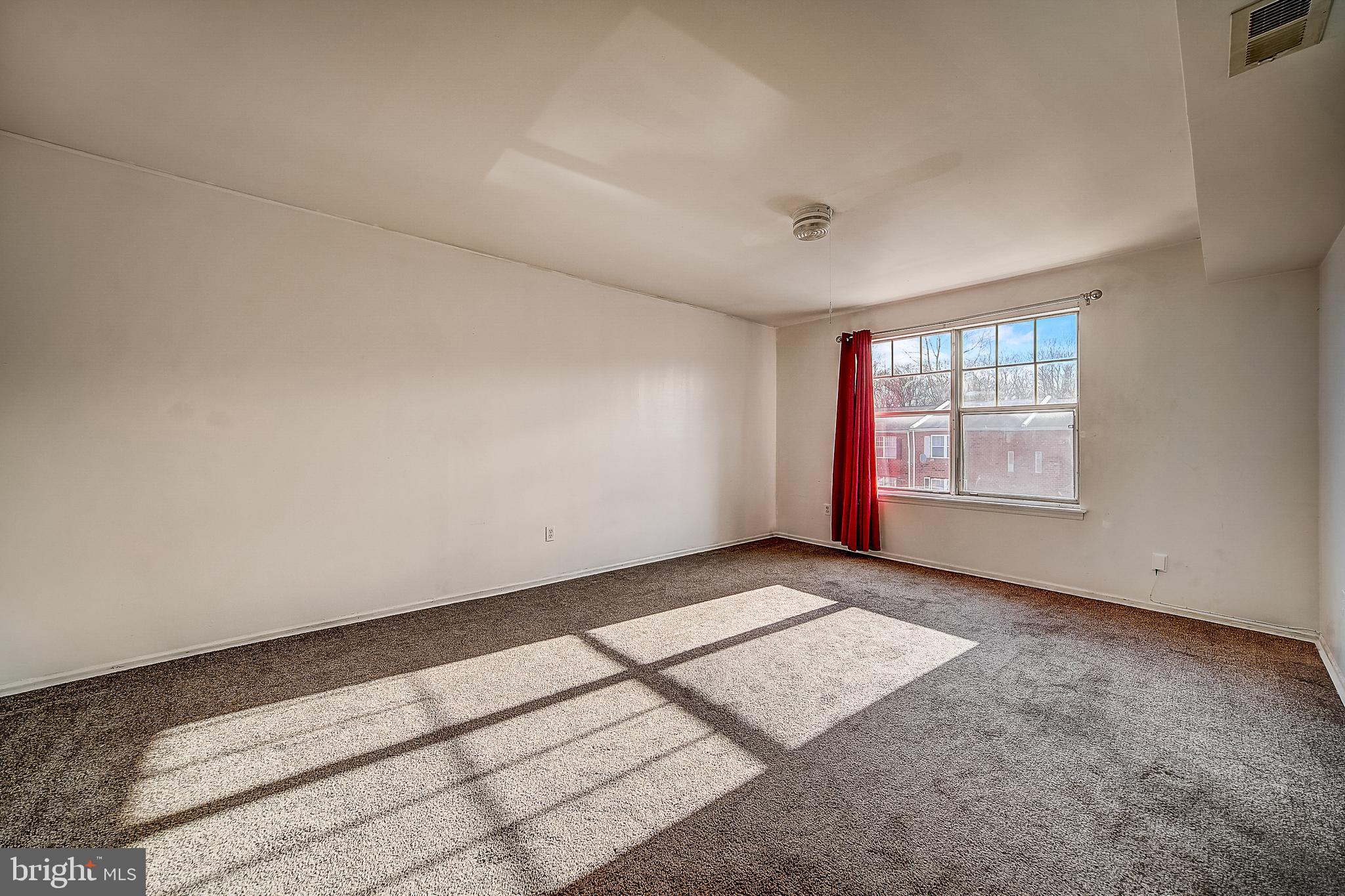 9442 Woodbridge Road Philadelphia, PA 19114 - Photo 5 of 45