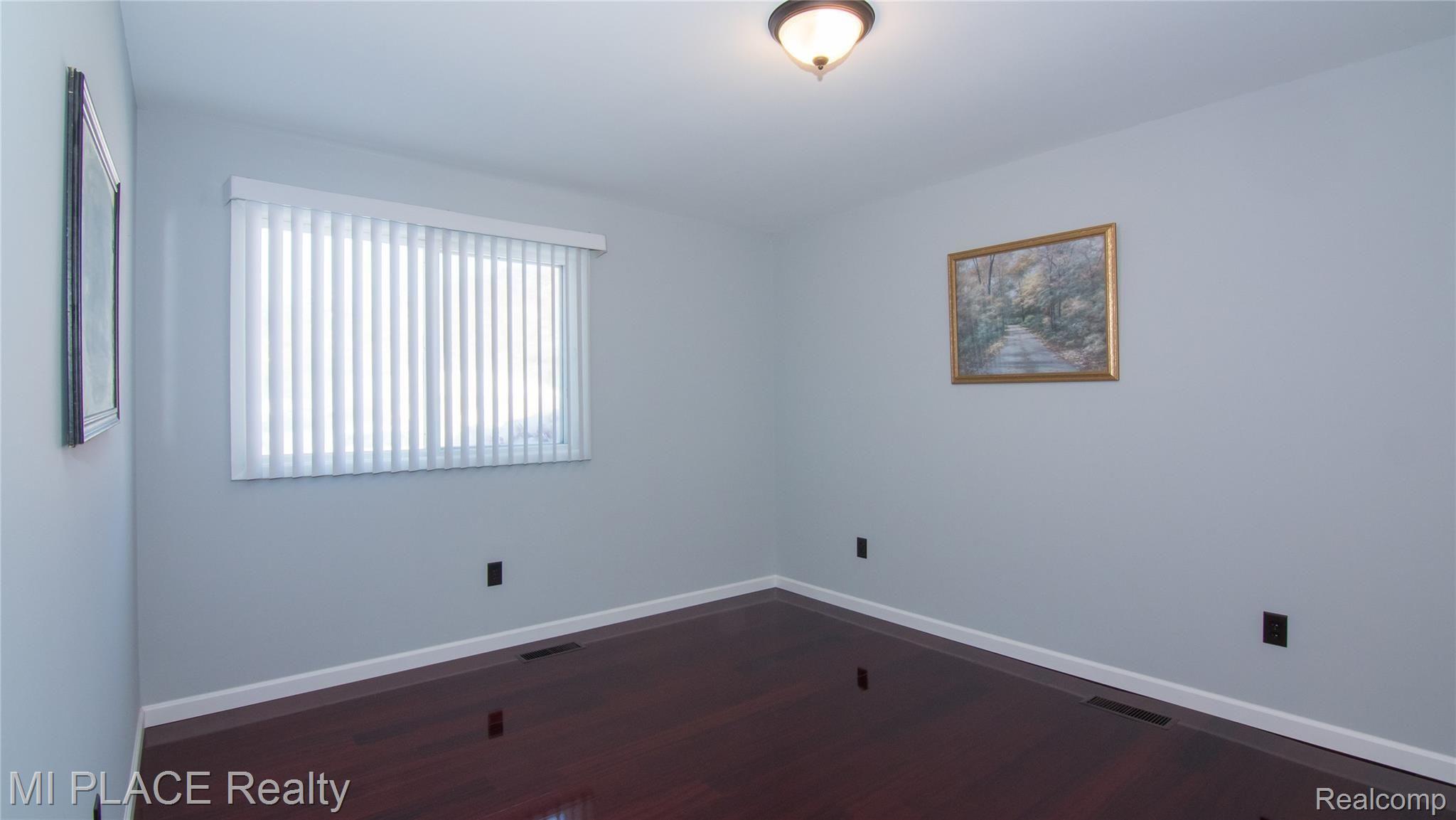 17111 Westhampton Road Southfield, MI 48075 - Photo 33 of 43 Bedroom 3