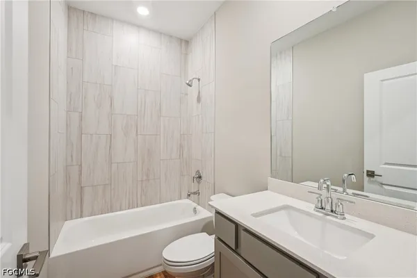 $604,900 | 939 Admiral Bull Halsey Avenue, LaBelle, FL 33935