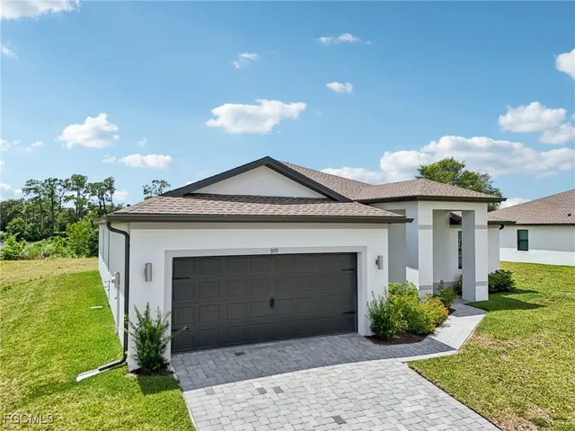 $554,900 | 939 Admiral Bull Halsey Avenue, LaBelle, FL 33935