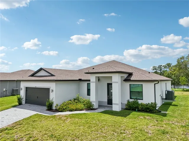 $554,900 | 939 Admiral Bull Halsey Avenue, LaBelle, FL 33935