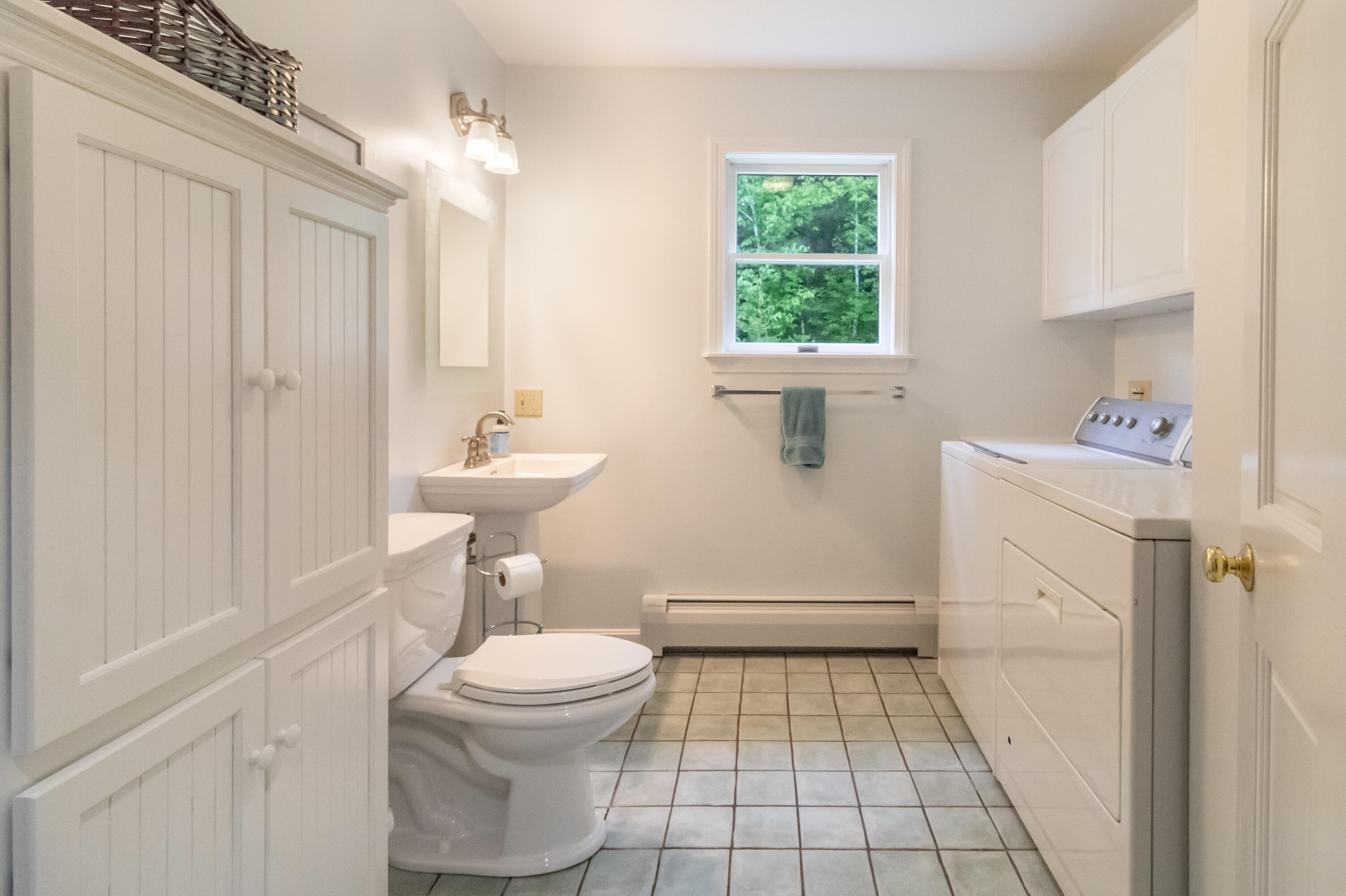 39 Kitteridge Brook Road Bar Harbor, ME 04609 - Photo 33 of 84 First Floor Bathroom