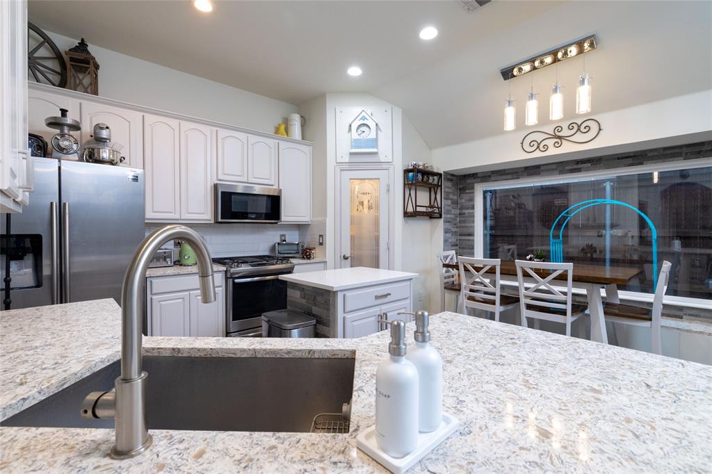 531 Castleford Drive Allen, TX 75013 - Photo 8 of 26