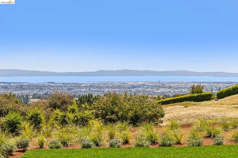 $4,125,000 | 14001 Skyline Boulevard, Oakland, CA 94619