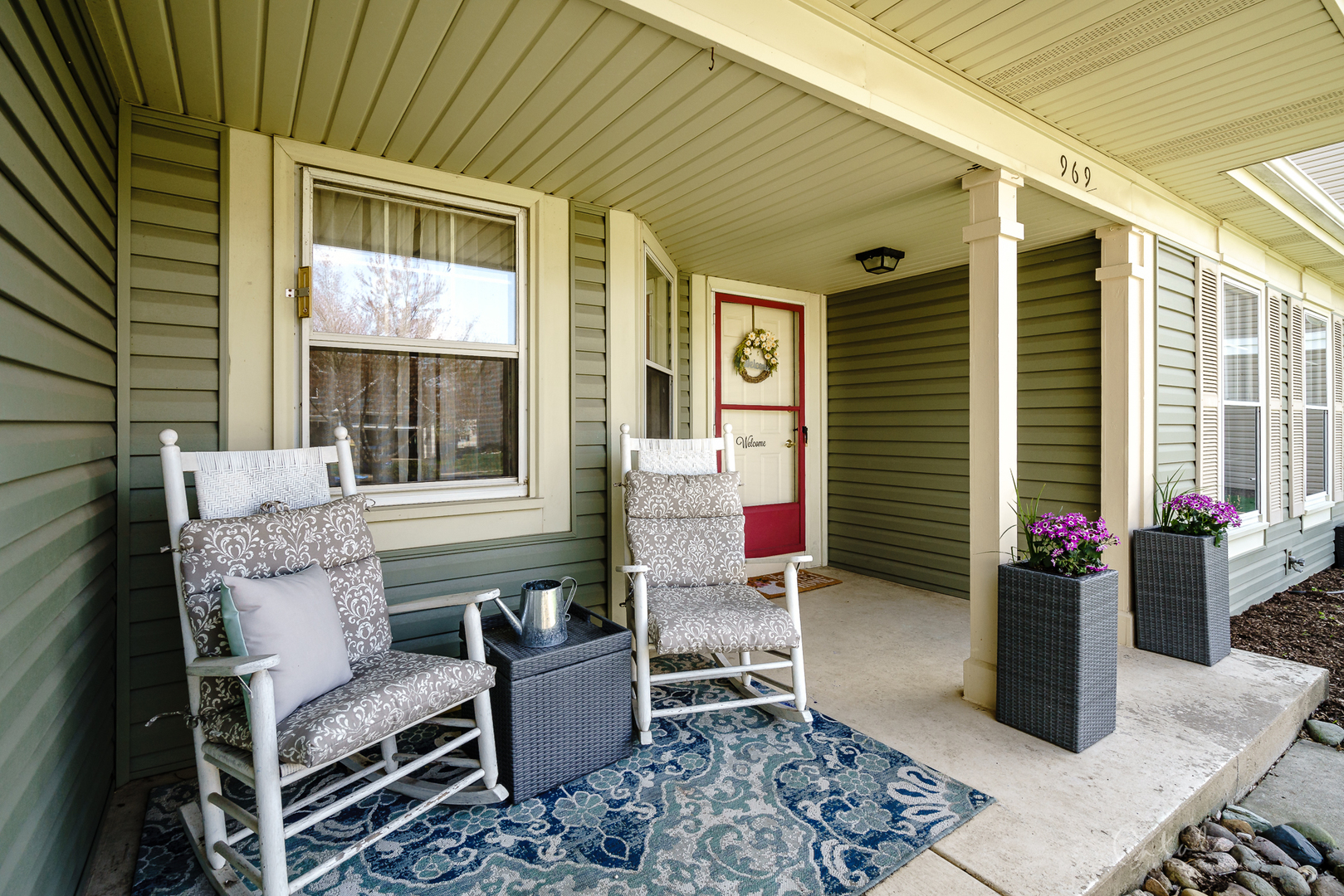 969 Manchester Street Cary, IL 60013 - Photo 2 of 25