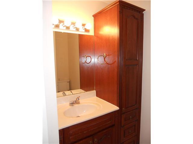2412 Lytham Road Columbus, OH 43220 - Photo 13 of 25