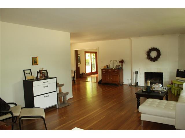 2412 Lytham Road Columbus, OH 43220 - Photo 4 of 25