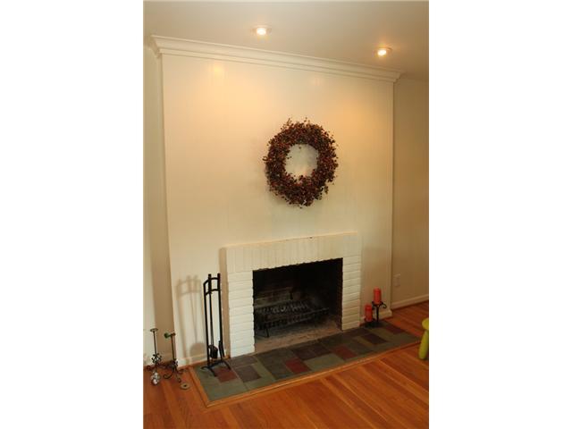 2412 Lytham Road Columbus, OH 43220 - Photo 6 of 25