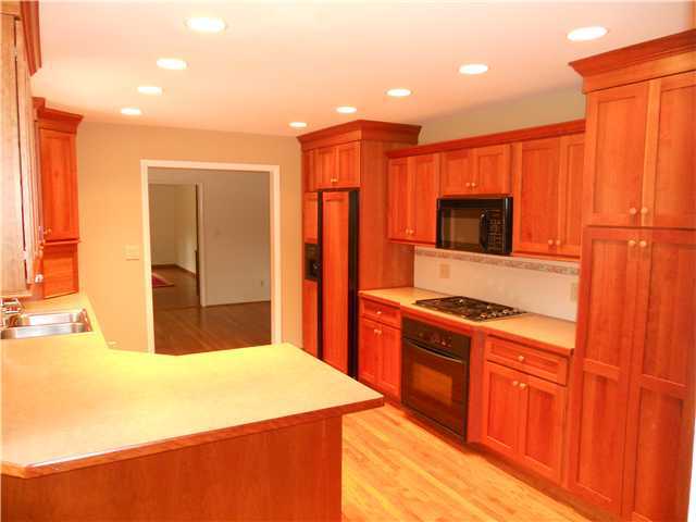 2412 Lytham Road Columbus, OH 43220 - Photo 7 of 25